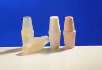 Пробка силиконовая двухконусная с каналом №12, №12 со жгутом/высота 42/низ 11/верх 11/